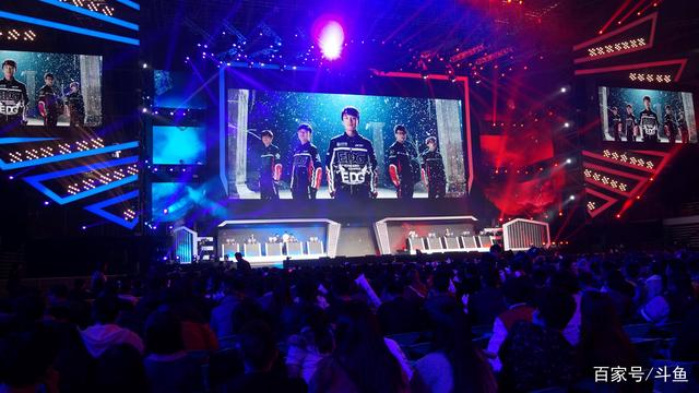 Kakao Viego 完全击败 Leyan ，Qianjue Xiaocaobao 变成了血泵， Puff 战队首先拿到了赛点